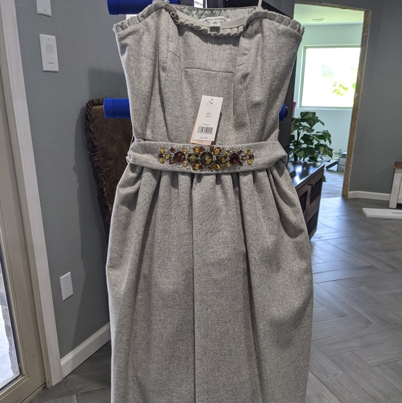 Dress - Picture 6 of 7